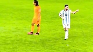 This is the first time i see lionel messi like this