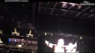 Elon Musk booed by crowd after Dave Chappelle introduces him on stage-