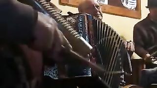 See and hear how beautifully it is played in Monção.