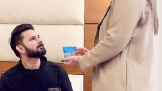 Chai ke sath nashta bhi mil gaya ???? #sajidshahid #sajidcomedy #ashortaday #funny #husbandwifecomedy.
