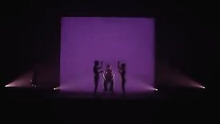 Sia_-_Unstoppable__Official_Video_-_Live_from_the_Nostalgic_For_The_Present_Tour_(360p).
