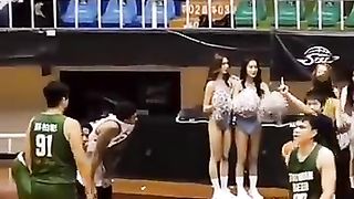 Best free throw distraction ever!!!
