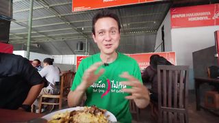 Legendary Babi Guling!! BALINESE FOOD - Must Eat in Bali, Indonesia!