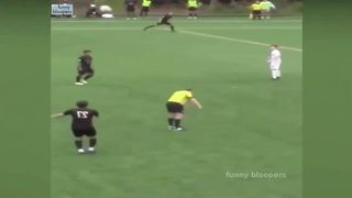 try not to laugh at this idiot work