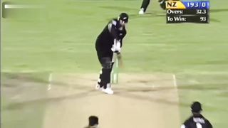 An amazing art of Reverse Swing Displayed by By Wasim, Waqar And Shoaib. #pakistancricket , #reverseswing , #artofswing, #cricket #fastbowling