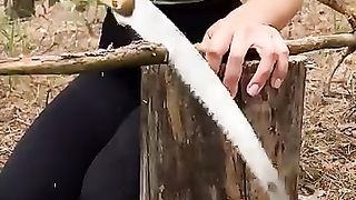 Very resourceful GIRL ???? #camping #survival #bushcraft #outdoors