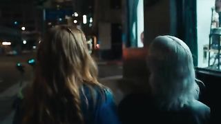 Elley_Duhé_-_MIDDLE_OF_THE_NIGHT__Official_Video_(360p).