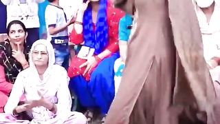 Mere Sir Par Do Ghad Maat Dhare _ Top Class Haryanavi Desi Lokgeet and Dance Short Ragni #dance-BvV4nTGWGrw-720p-1704383357.