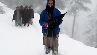Snowfall erea me logon ki zindgi