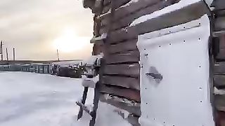 Couper_et_storing_meat????___Разделка_и_хранение_мяса????_#pandasakha_#winter_#yakutia_#ice_#meat(360p).