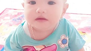 Gemes sekali anak kecil ini