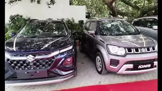 Indian employer distributes 50 new cars to loyal employees