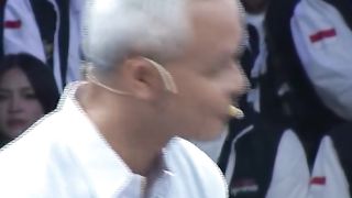 Calon presiden nomor urut 3, Ganjar Pranowo, dalam debat