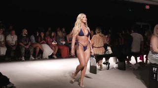 Alexa dowd In slow motion ｜ Miami swim week 2023
