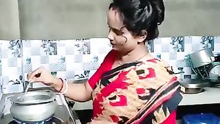 Ye_kaisa_pyar_????_funny_video___comedy_video_#shorts_#funny_#laldighitv_@debu772(360p).