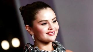 Selena Gomez Reveals Why She Cannot More Pick Justin bieber's call
