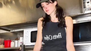 Barista-edition-anyone-baristagirl-short_16.