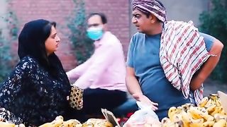 A beautiful altercation between a woman and a fruit seller