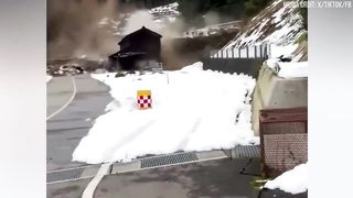 Another shock for Japan after the earthquake! Massive landslides engulf houses in Wajima