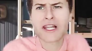 Quand_tu_passes_en_2024_!_????????_#shorts_#comedy_#humour_#acting_#viral_#animation_#sketch_#2024_#video(360p).