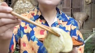 ASMR eat fried tofu