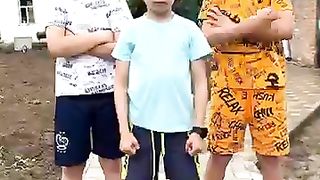 Crazy_Dancing_Chicken_Wings_????????_#damus_#tiktok_#comedy_#shorts(360p).