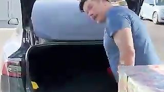 No_tip_leads_to_the_delivery_driver_s_anger!_#shorts(360p).