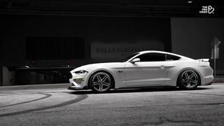FORD MUSTANG