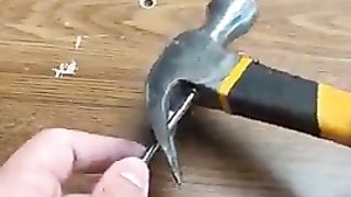 A_new_technique_to_handle_nails_hands-free!__#shorts(240p).