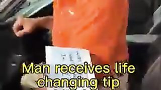 Delivering_rewards__Mailman_wins_big_tip_in_game!_#shorts(240p).
