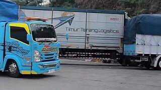 story wa truk oleng 30 detik__story wa truk oleng 30 detik__story wa truk oleng 30 detik