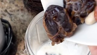 Dates and Nuts Smoothie
