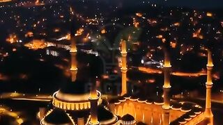 Camlica Mosque, Istanbul _ The Largest Mosque in Turkey _ 4k Short Video Statu_Full-HD.mp4