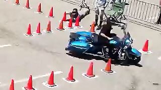 This woman's motorbike skills are on another level