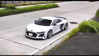 Audi R8 Whaite