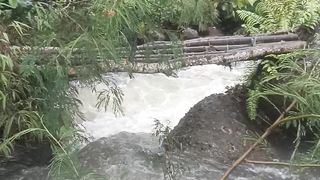 Air pegunungan meluap