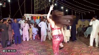 Beautiful party mujra dance 2