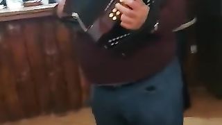 I'm the owner of the channel parties and gatherings playing more modinha in the tavern