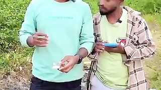 तेरे_पास_लाइटर_हैं_????????_#comedy_#realfools_#vikramcomedyvideo_#vikramfunnyvideo_#lighter (360p).