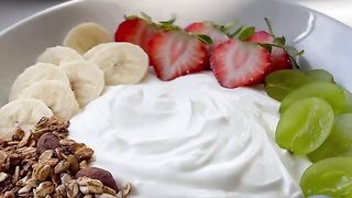 5 Minute Yogurt Breakfast