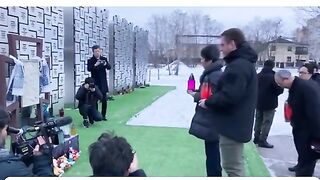 ВЪНШНИЯТ  МИНИСТЪР НА ЯПОНИЯ ПОСЕТИ БУЧА