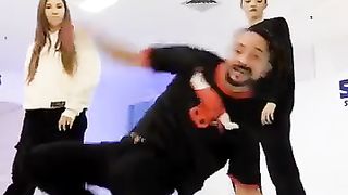 #shorts_#mercuri_88_Xmas_Freestyle_#funny_#comedy_#manuelmercuri_#xmas_#xmasparty_#freestyle(360p).