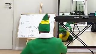#shorts_#mercuri_88_Xmas_Prank_III_#funny_#comedy_#manuelmercuri_#xmasparty_#christmas(360p).