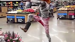 #shorts_#mercuri_88_Strange_people_at_Grocery_#comedy_#reaction_#littlebrother_#manuelmercuri(360p).