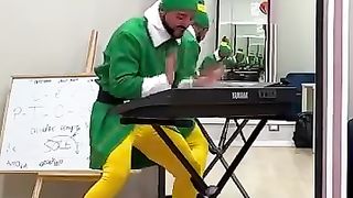 #shorts_#mercuri_88_Last_Prank_of_2023_#funny_#comedy_#prank_#christmas(360p).