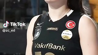 Zehra Güneş volleyball player 20