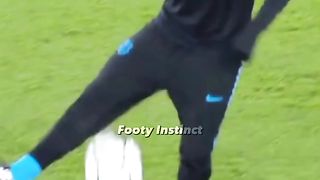 Mesmerizing Neymar & Ronaldinho Skills In Training???? #football #skills #shorts