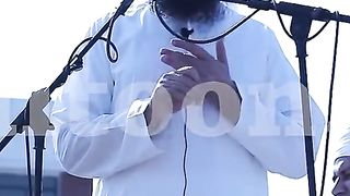 There are only 5 days left for Hazrat Muhammad Sallallahu Alaihi Wasallam to leave this world. Very powerful poem by Tariq Jameel Sahib.