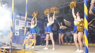 Cheer girls dance