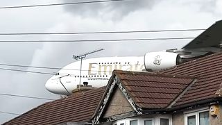 Amirates plane